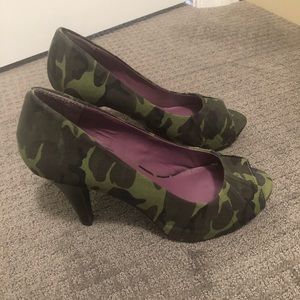 Madden girl camo heels
